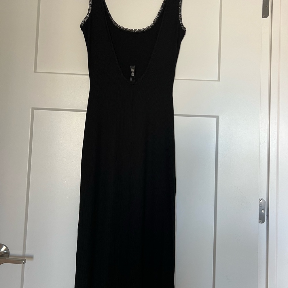 New Limited Edition Sold Out SKIMS soft lounge lace scoop neck dress - Picture 5 of 8